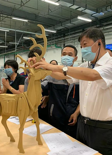 省人大常委會副主任、省總工會主席宋希斌蒞臨森鷹指導調(diào)研、觀摩工匠大賽